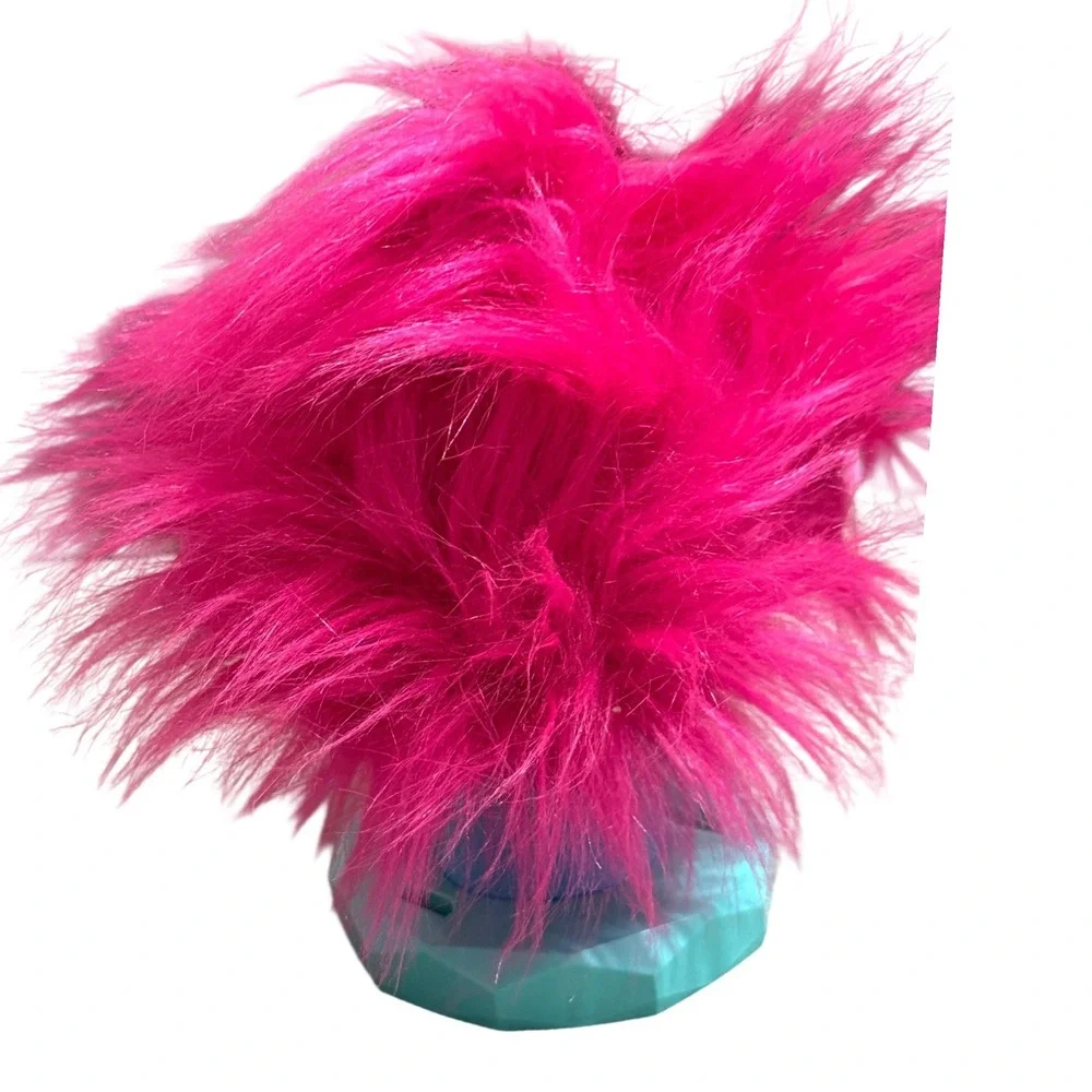 DreamWorks Trolls Poppy Styling Head Pink Hair Teal Tiara Heart Hands Toy Bust